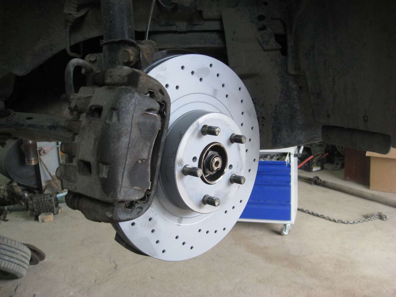 Замена тормозных дисков Land Rover Ленд Ровер